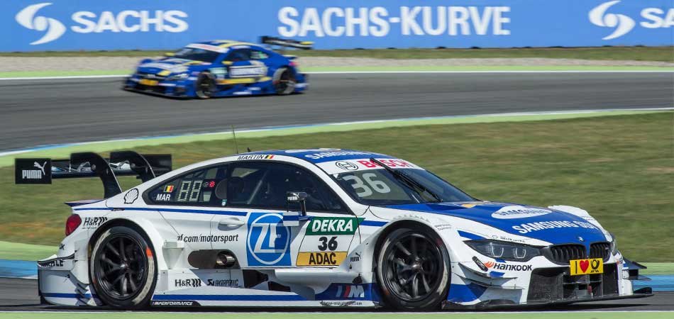 BMW Motorsport M4 GT3 con embrague de carbono SACHS en el circuito de carreras.