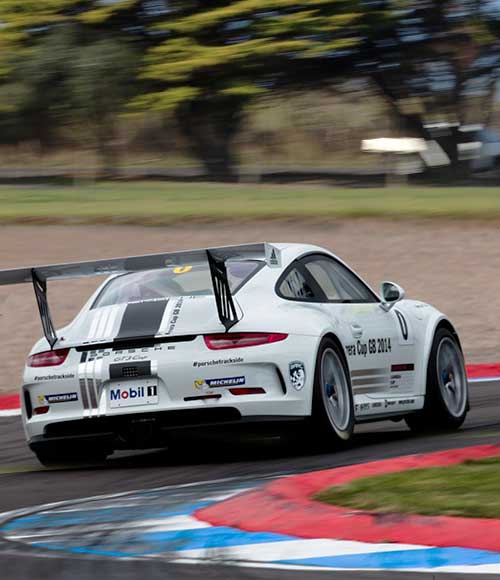 Porsche 991 med SACHS-koppling p racerbanan i Porsche Carrera Cup.