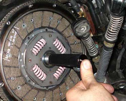 Service, troubleshooting and installation instructions for SACHS clutches.